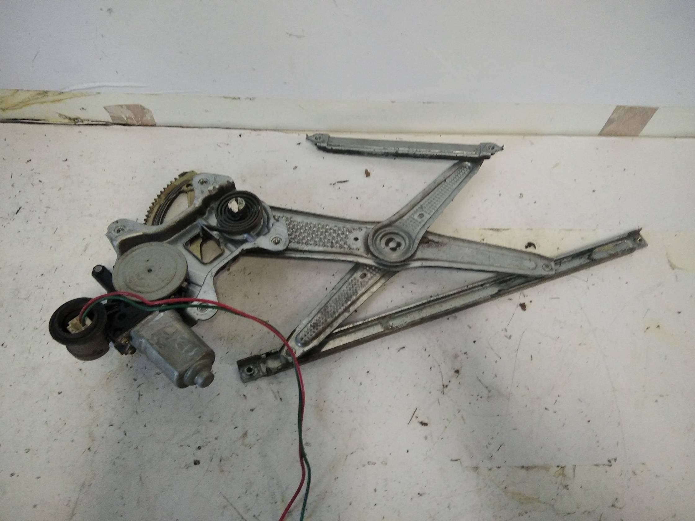 Alzacristallo elettr. porta ant. sx.